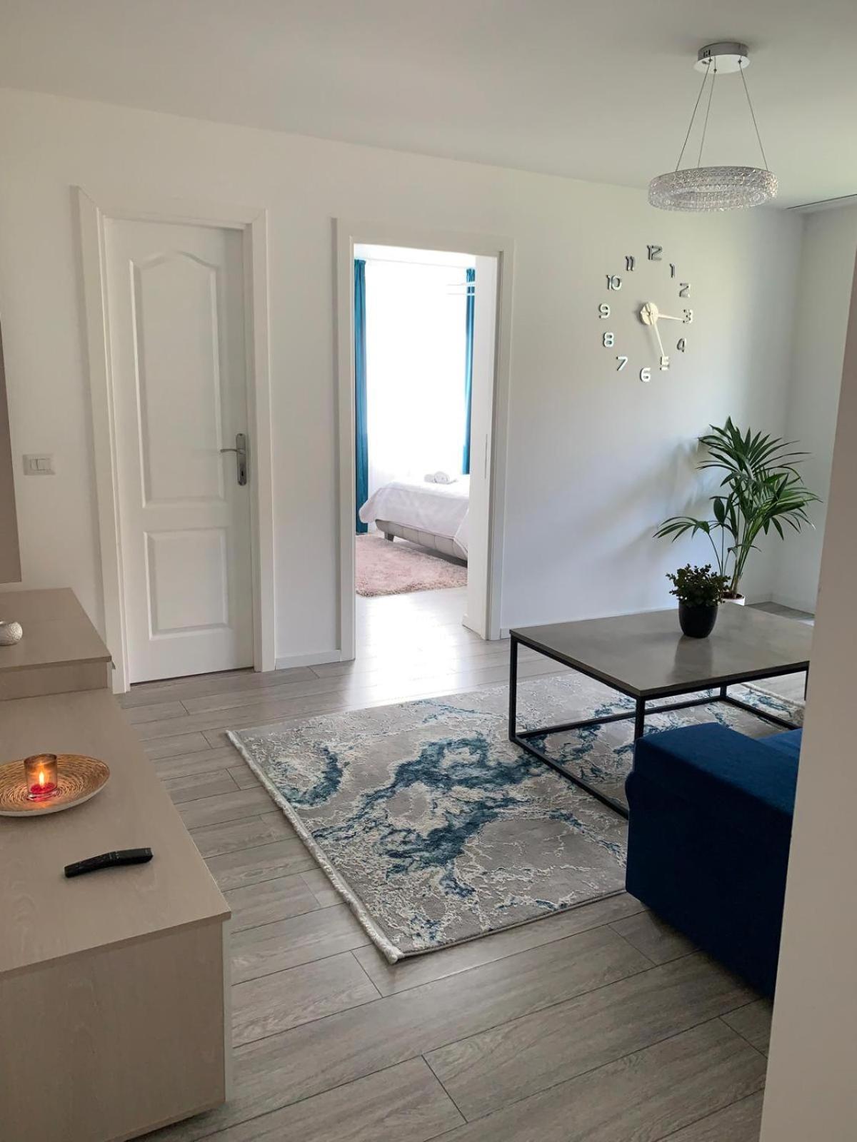 Rose Apartment Пьятра-Нямц Экстерьер фото